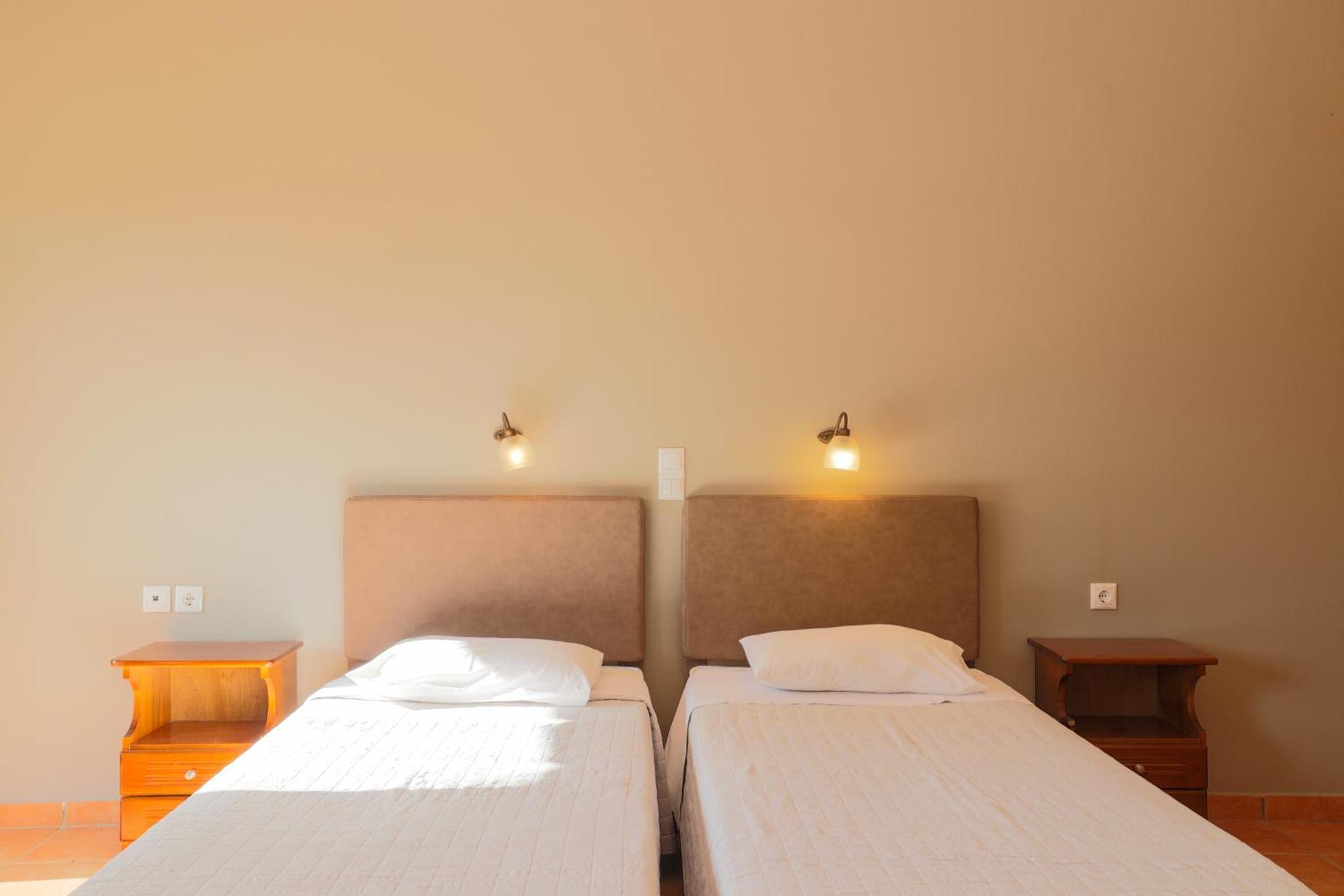 Vivi'S Apartments Agia Efimia Екстер'єр фото