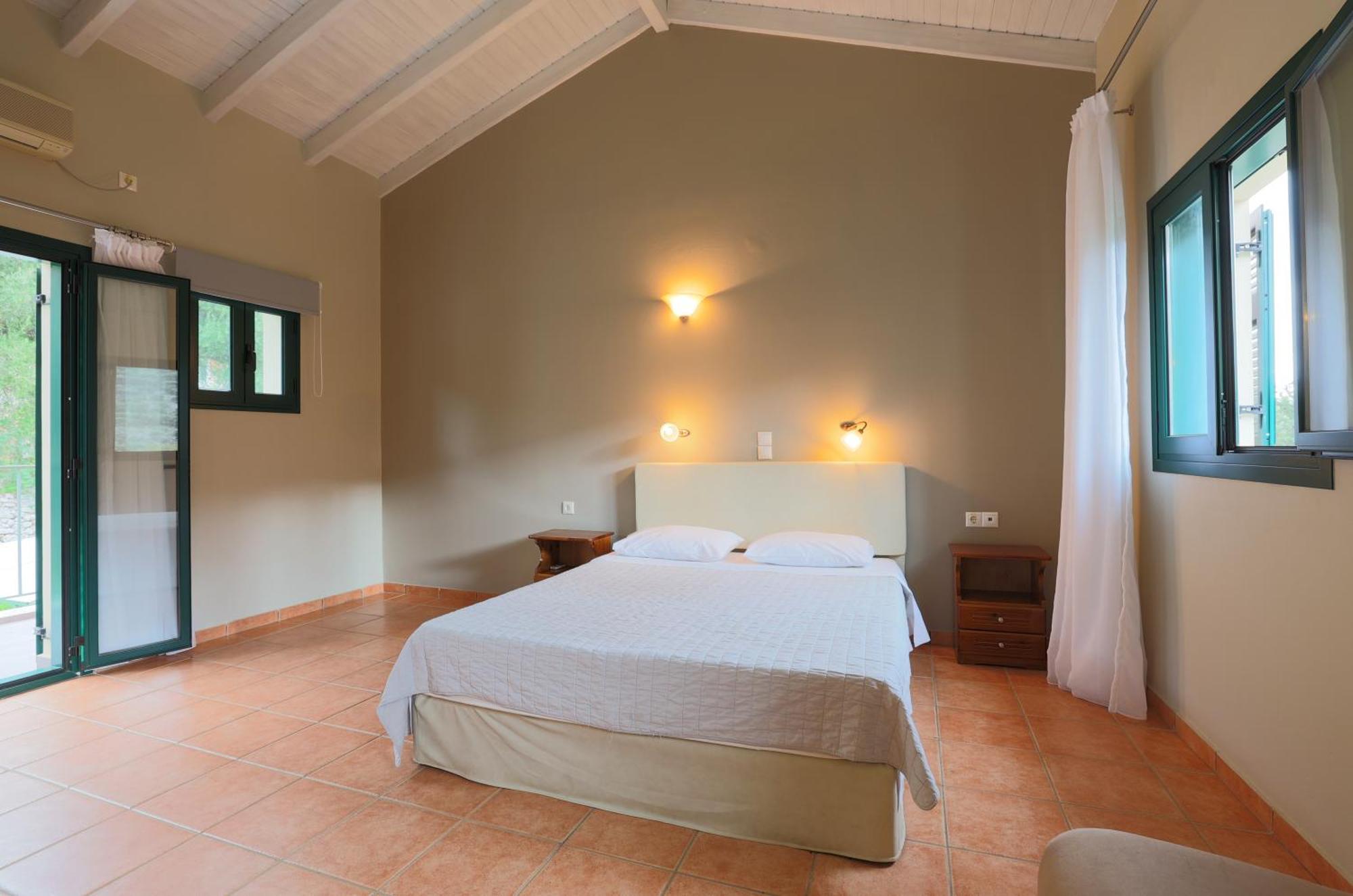 Vivi'S Apartments Agia Efimia Екстер'єр фото